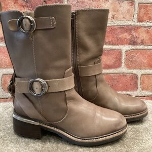 Vince Camuto Kerivini taupe leather Moto boots size 6